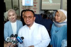 Gelar Nobar, Prabowo-Sandi...
