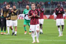 AC Milan Dicoret dari...