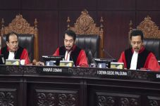 Putusan Mahkamah Konstitusi...