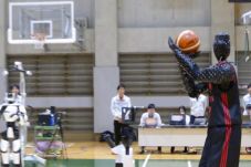 Toyota Terjunkan Robot...