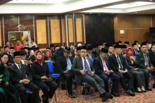 Gubernur Akan Evaluasi...