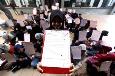 Mahasiswa Penerima Beasiswa...
