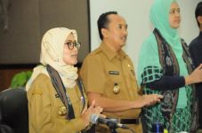 Bupati Iti: Anak-Anak...