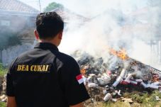 Bea Cukai Madura dan...