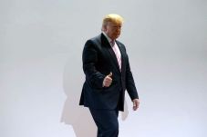 Lewat Twitter, Trump...