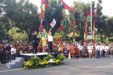 Anies Ajak Warga Ubah...