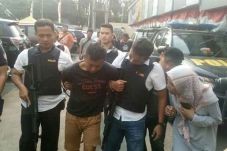 Ingin Kabur, Pembunuh...