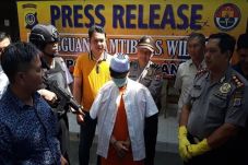 Diajari Ayah Mencopet,...