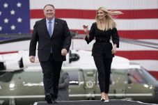 Trump Sebut Ivanka-Pompeo...