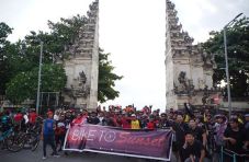 Bike to Sunset Kampanyekan...