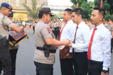 Ungkap Kasus Menonjol,...