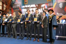 ITB Berikan Penghargaan...