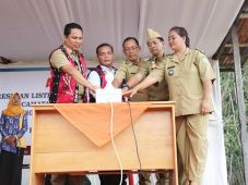 Bupati Lamandau Hendra...