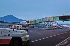 Perluasan Bandara Sam...