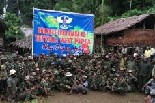 TPNPB Bantah Gabung...