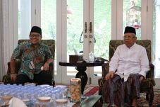 Komposisi Pimpinan MPR,...