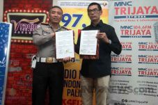 MNC Radio Tandatangani...
