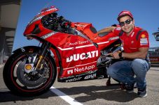 Petrucci Lanjutkan Kolaborasi...