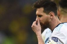 Lionel Scaloni : Kartu...