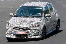 Toyota Yaris Sport dan...