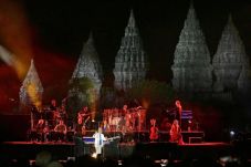 Bawa Pesan Damai, Yanni...