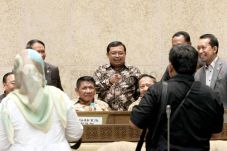 DPR Buka Peluang E-Rekap...