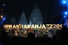 Sentuhan Jazzy Tutup...