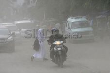 Kurangi Polusi Udara,...