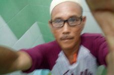 Terkunci di Toilet Masjid,...