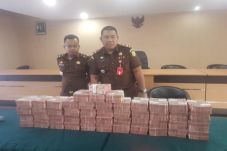 Kejari Pontianak Perlihatkan...