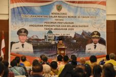 Gubernur Kalteng Buka...