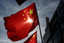 China Desak Swedia Terima...