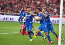 Pelatih Persib Puas...