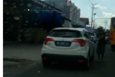 Video Pengendara Mobil...