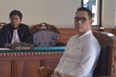 Pilot Divonis 3 Bulan...