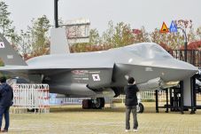 Korsel Beli Jet F-35,...