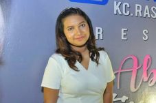 Dengan Istimewa, Abigail...