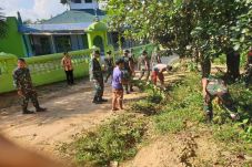 Cegah DBD, Puluhan Prajurit...