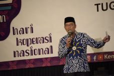 Di Tasikmalaya, Ridwan...