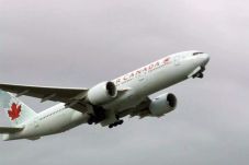 Pesawar Air Canada Alami...
