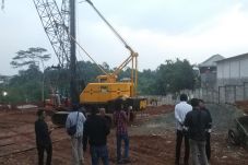 Tak Kantongi IMB, Proyek...