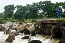 Banjir serta Tanah Longsor...