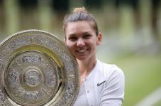 Simona Halep Juara Wimbledon...