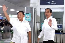 Pertemuan Jokowi-Prabowo...