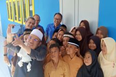 XL Axiata Sukses Bangun...