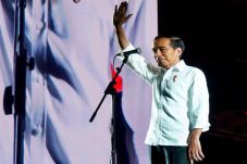 Empat Catatan Pengamat...