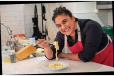 Samin Nosrat Jauh dari...