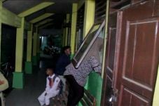 Berebut Bangku Paling...