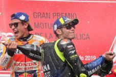 Marquez Bakal Senggol...