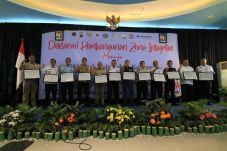 Bea Cukai Tanjung Perak...